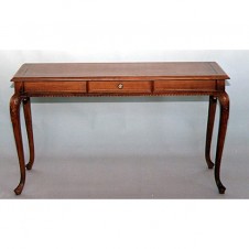 Mahogany Cabriole Leg Table